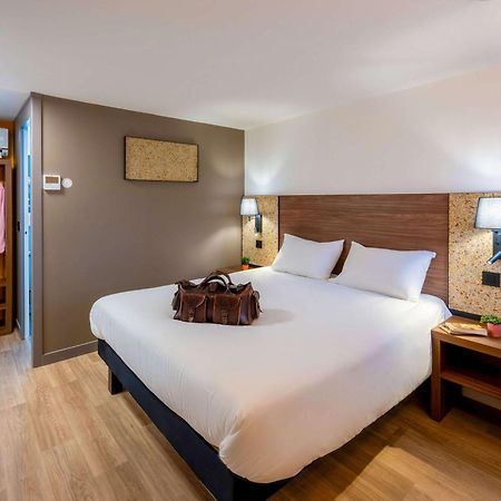 Greet Hotel Châtellerault Esterno foto