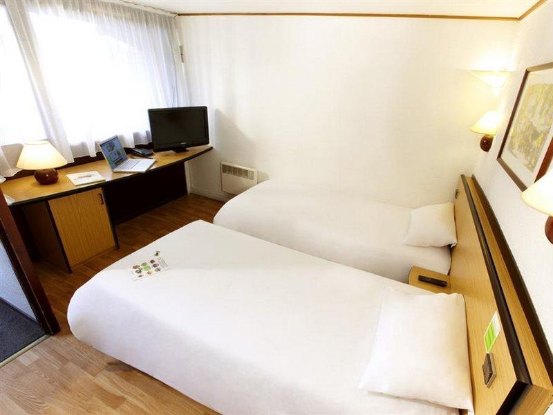 Greet Hotel Châtellerault Esterno foto