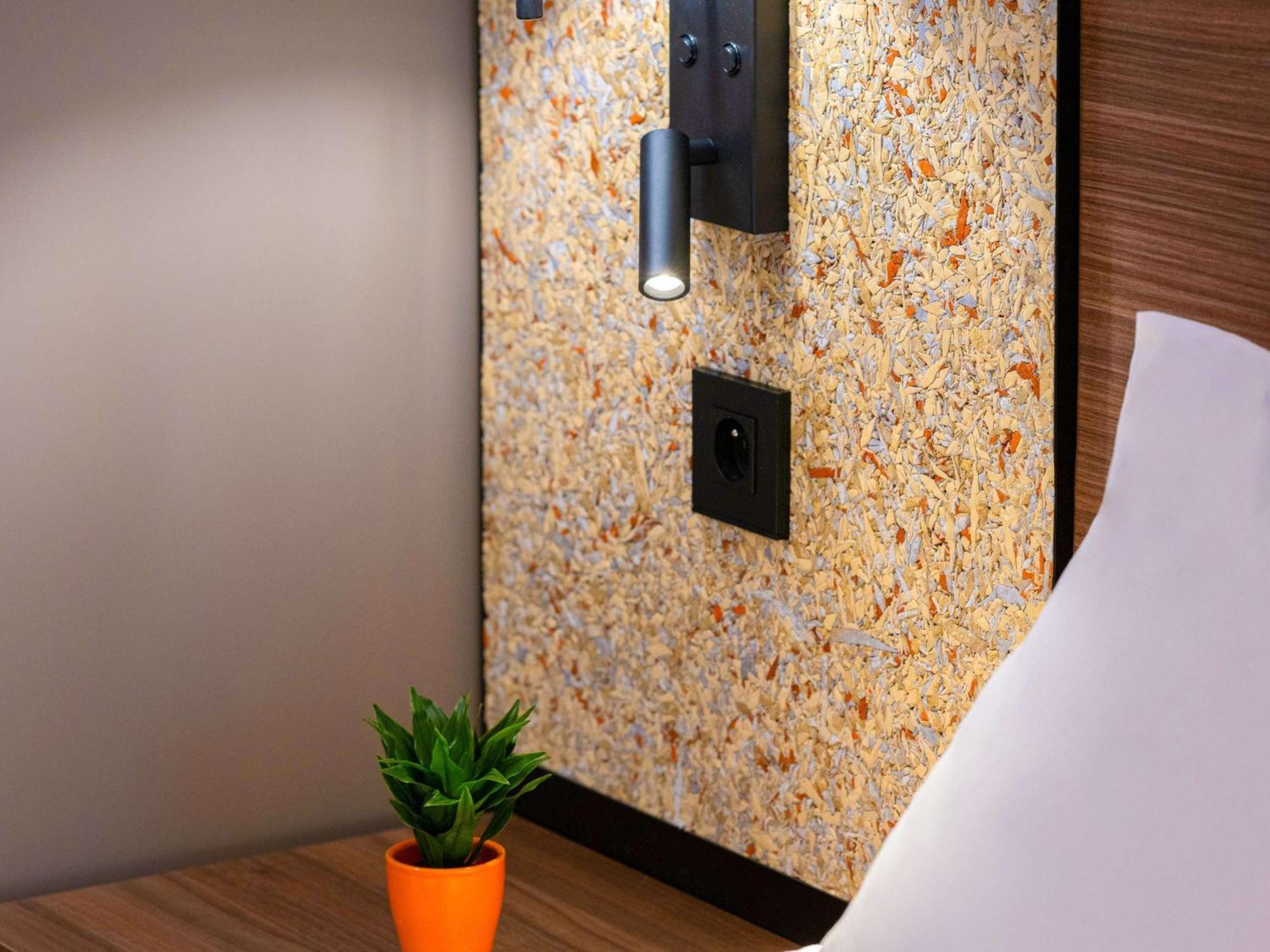 Greet Hotel Châtellerault Esterno foto